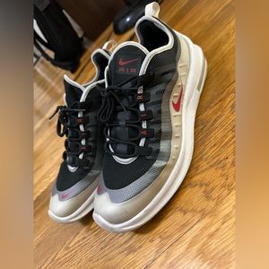 Nike Air Max Axis
